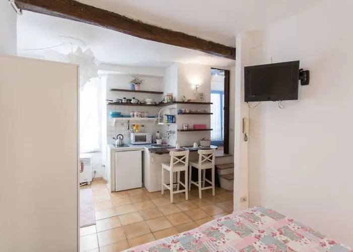 Apartment In Trastevere Im Herzen Von By Interhome Rom